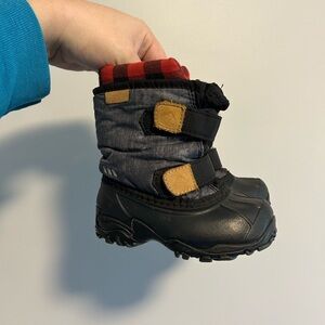 Acton infant 6 grey & black winter snow boots